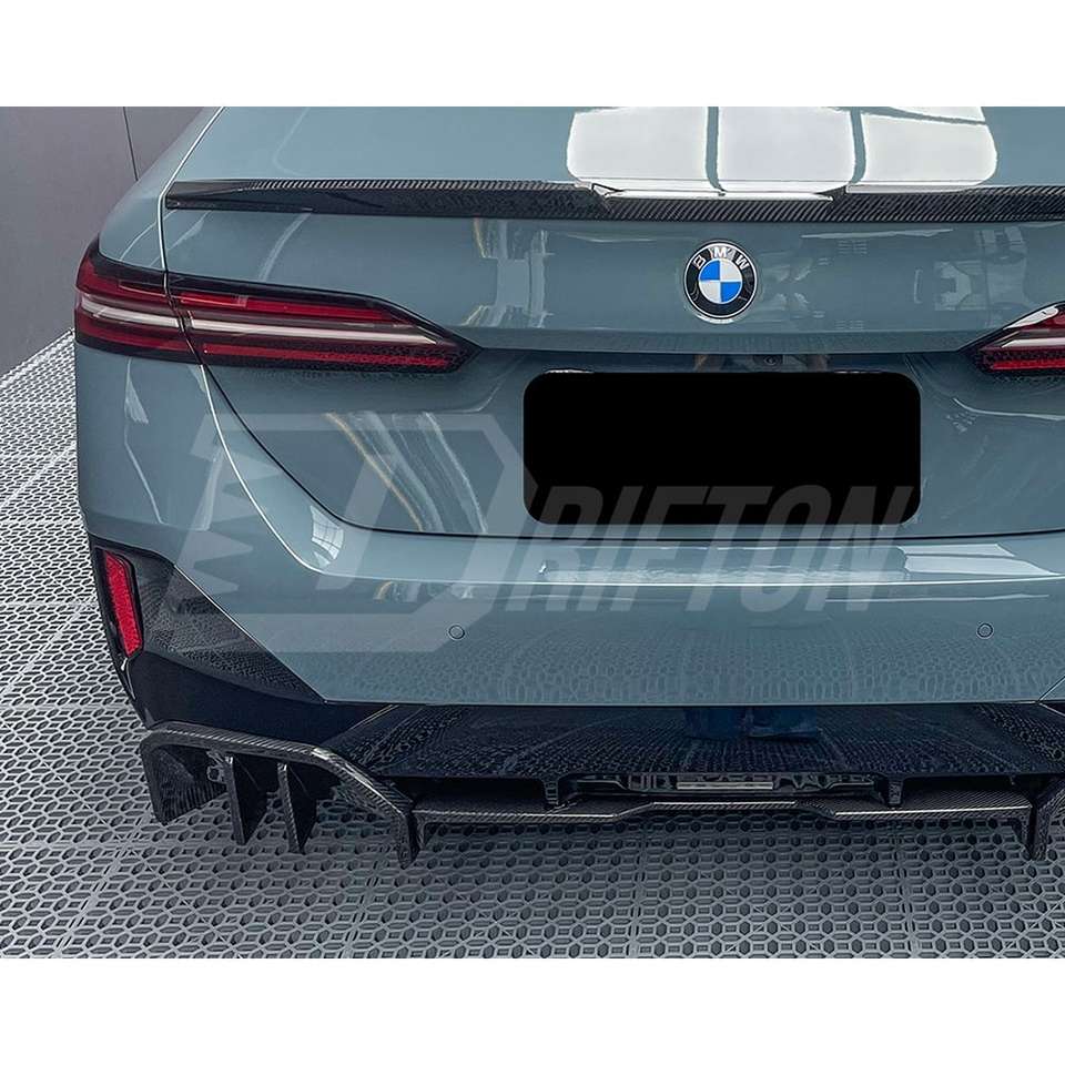 2023-2026 G60/G61/G68 BMW 5 Series Dry Carbon Fiber Rear Diffuser - MP Style | Rear Valance & Diffuser — photo 3