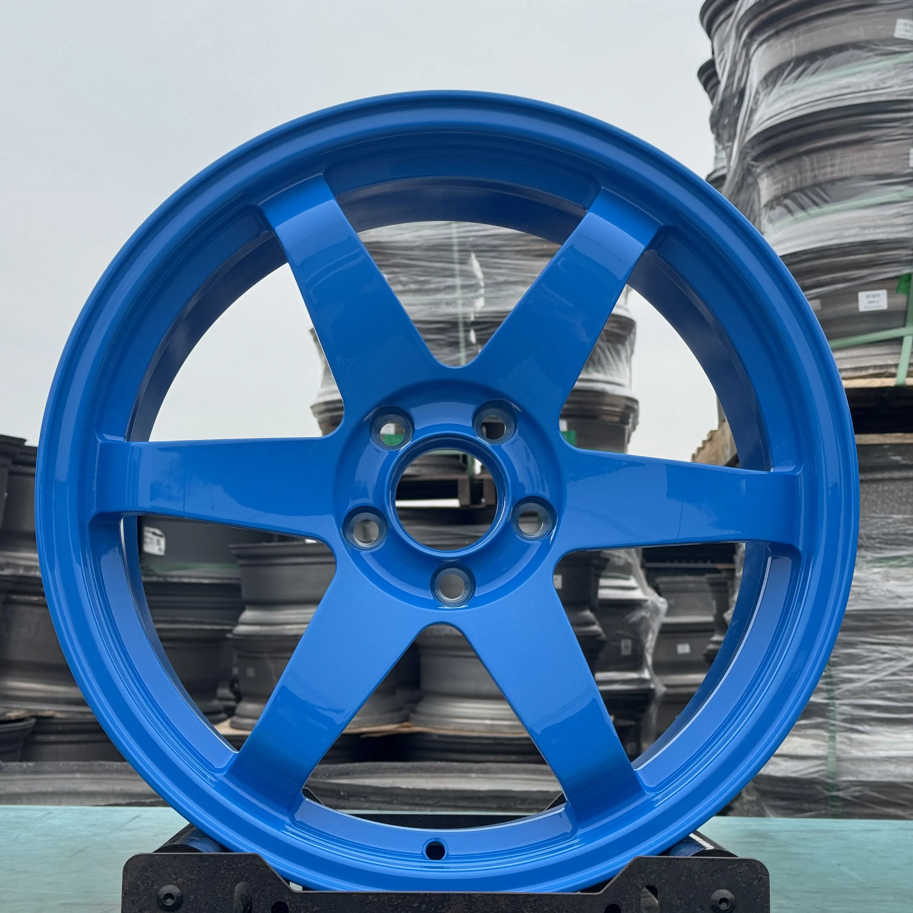 New Arrival 18 Inch Forged Wheels Lightweight Performance Racing Deep Dish 30mm Et Alloy Rims Blue